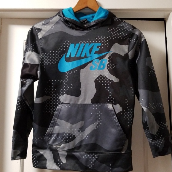 Nike Other - NIKE THERMA-FIT HODDIE